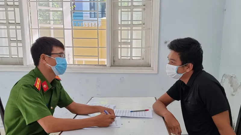 Lực lượng chức năng bắt giữ Nguyễn Anh Tùng