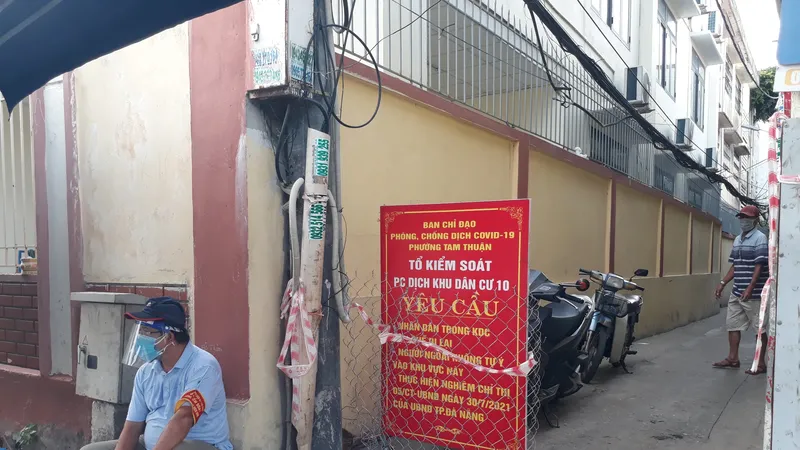 Phường Tam Thuận tiến hành dời khoảng 100 người dân ra khỏi khu vực hẻm 