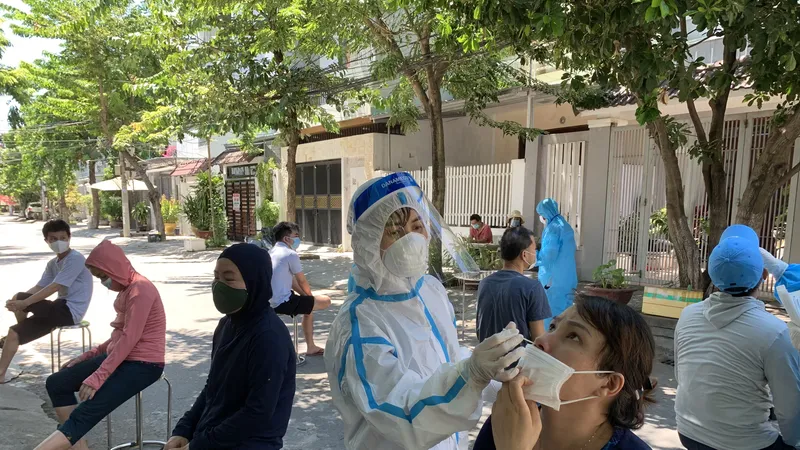 Xét nghiệm ở khu vực quận Cẩm Lệ (Đà Nẵng)