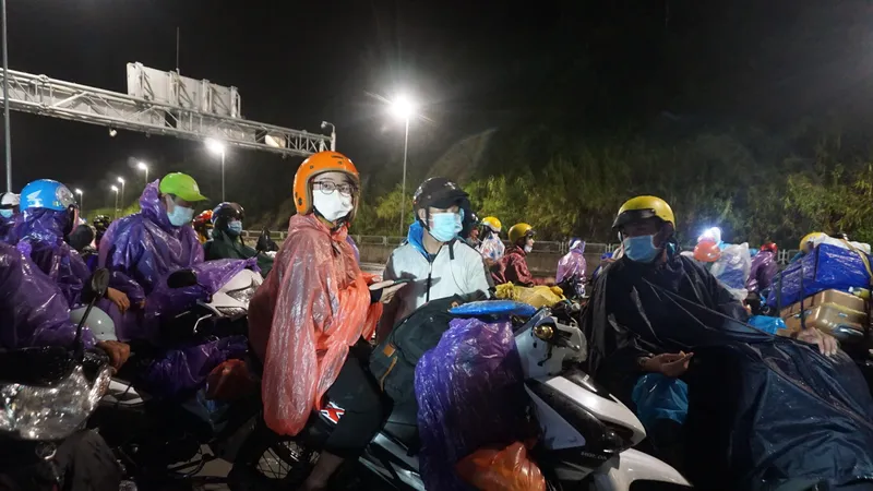 Nghĩa tình của người Đà Nẵng với dòng người hồi hương 