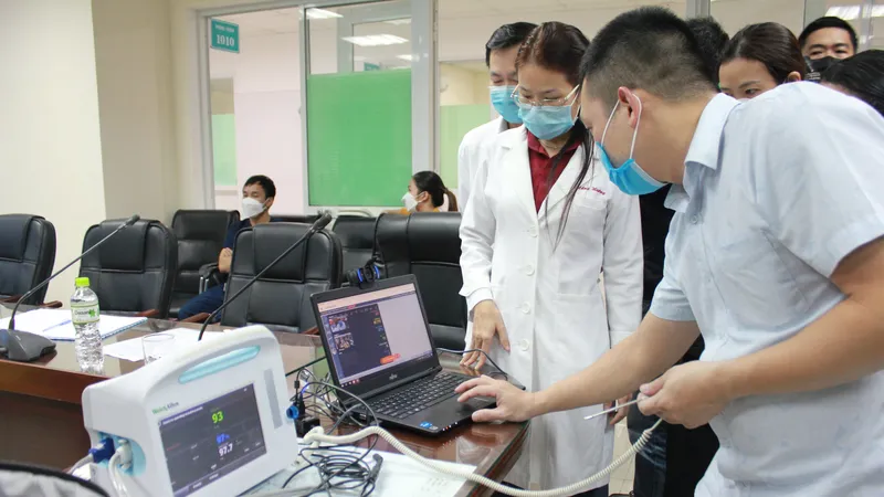 Trang thiết bị thăm khám từ xa