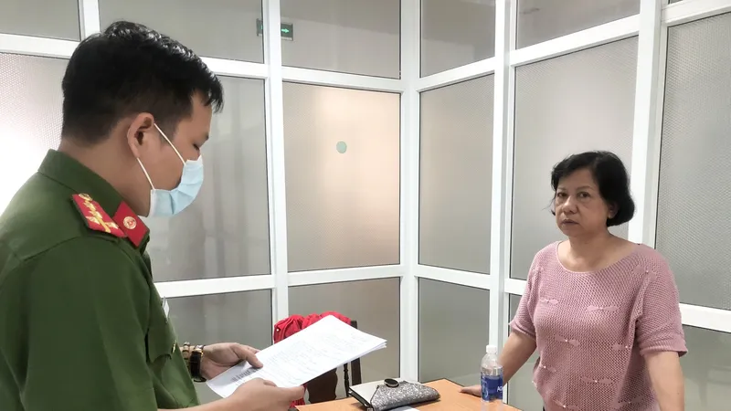 Cơ quan CSĐT - Công an Đà Nẵng đọc quyết định