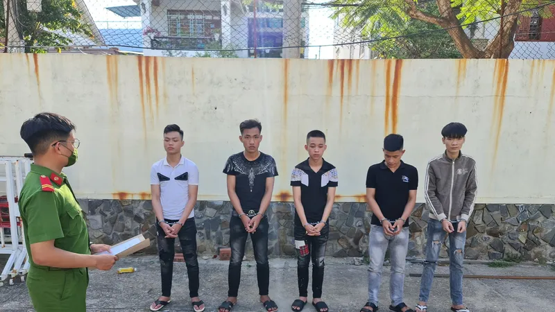 Cơ quan cảnh sát điều tra đọc các quyết định khởi tố