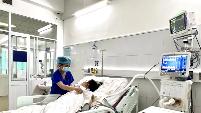 Bệnh nhân Trần Thị T.N. đang tích cực thở máy