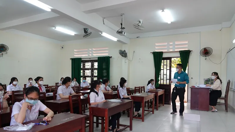 Thí sinh thi tuyển sinh lớp 10 THPT năm học 2022-2023 tại điểm thi trường THPT Thái Phiên (quận Thanh Khê, TP Đà Nẵng)