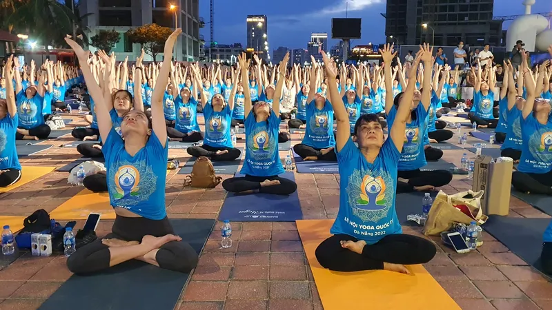 1.500 người đồng diễn Yoga