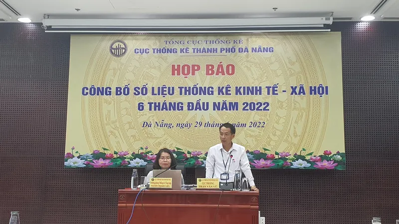 Ông Trần Văn Vũ, Cục trưởng Cục thống kê TP Đà Nẵng thông tin về tình hình kinh tế xã hội 6 tháng đầu năm 2022