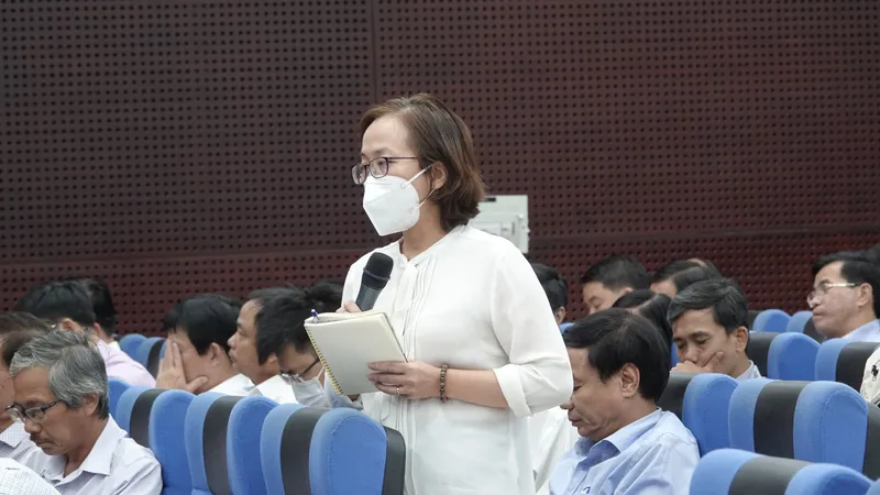 Bà Trần Thanh Thủy, Phó Giám đốc phụ trách Sở Y tế Đà Nẵng trả lời báo chí