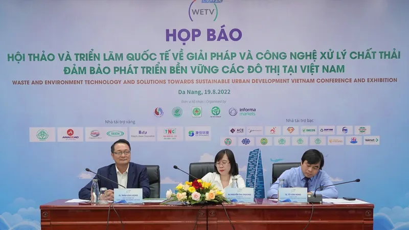 Quang cảnh họp báo