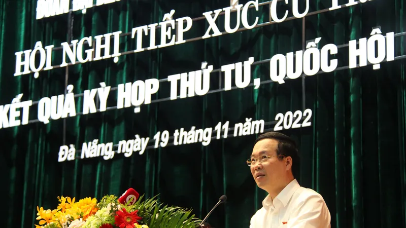 Đồng chí Võ Văn Thưởng phát biểu tại buổi tiếp xúc cử tri