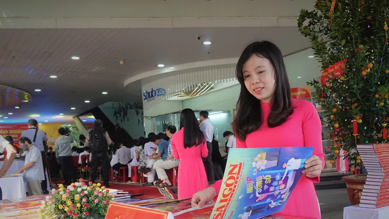 Báo Sài Gòn Giải Phóng trưng bày ấn phẩm tại Hội Báo xuân Quý Mão năm 2023