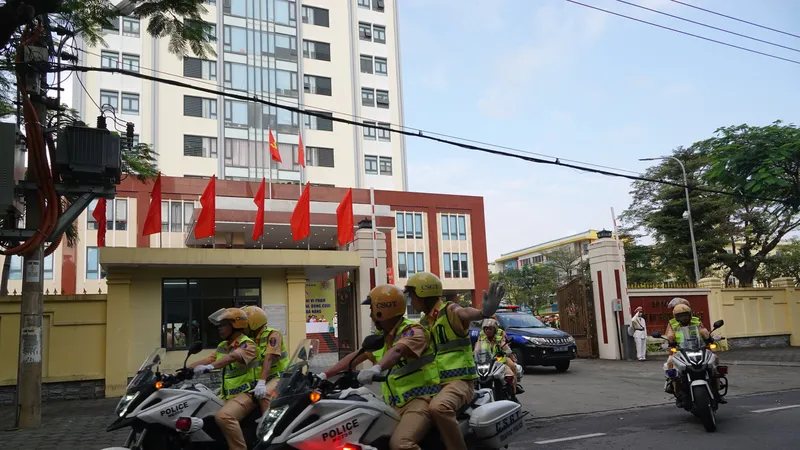 Lực lượng chức năng ra quân tuần tra, xử lý các hành vi vi phạm pháp luật 