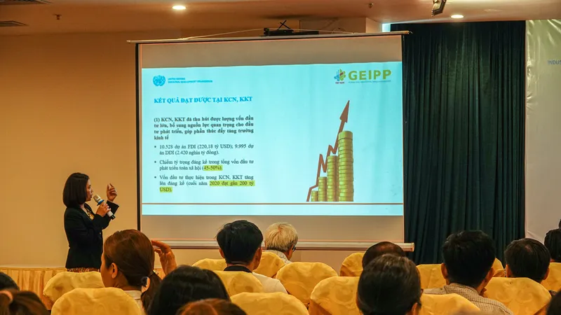 Bà Nguyễn Trâm Anh, đại diện Ban quản lý dự án Khu công nghiệp sinh thái. Ảnh: XUÂN QUỲNH
