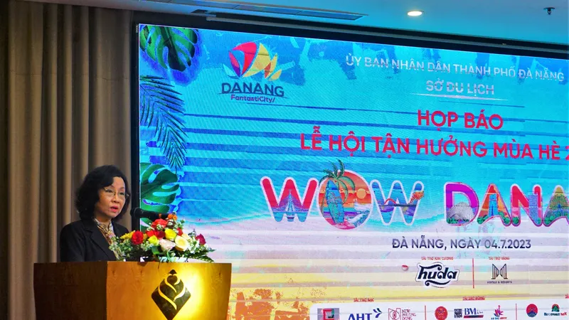 Bà Ngô Thị Kim Yến, Phó Chủ tịch UBND TP Đà Nẵng phát biểu tại họp báo. Ảnh: XUÂN QUỲNH