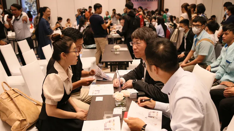 Đoàn doanh nghiệp từ tỉnh Wakayama tham gia tuyển dụng trực tiếp