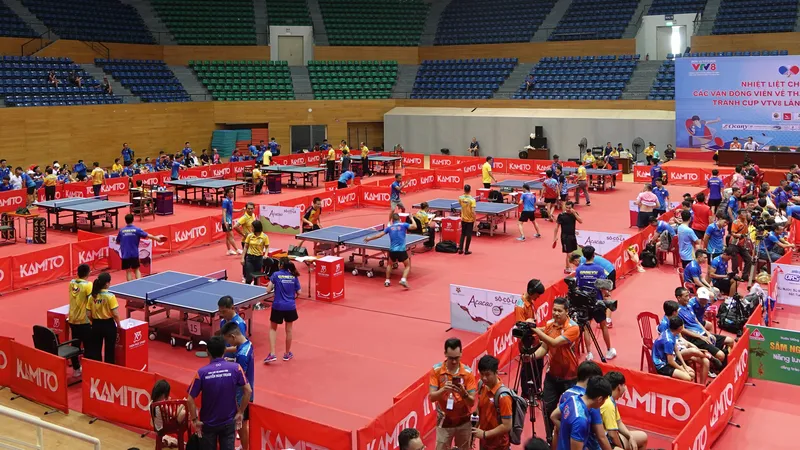 Hơn 330 vận động viên phong trào, chuyên nghiệp. Ảnh: XUÂN QUỲNH