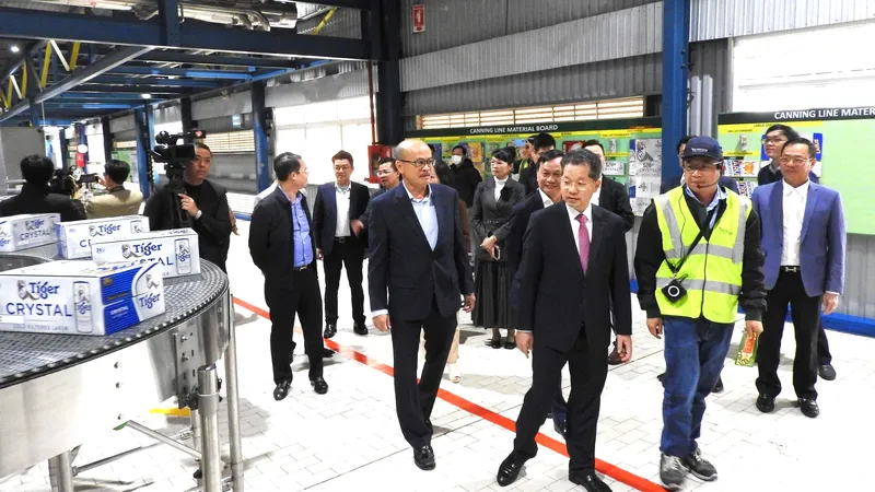 Lãnh đạo TP Đà Nẵng thường xuyên tổ chức các đoàn đi thăm, động viên các doanh nghiệp, nhà máy để nắm tình hình