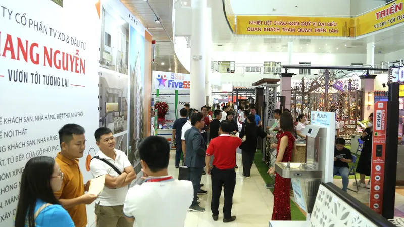 Đông đảo khách tham quan Vietbuild Đà Nẵng 2024. Ảnh: XUÂN QUỲNH