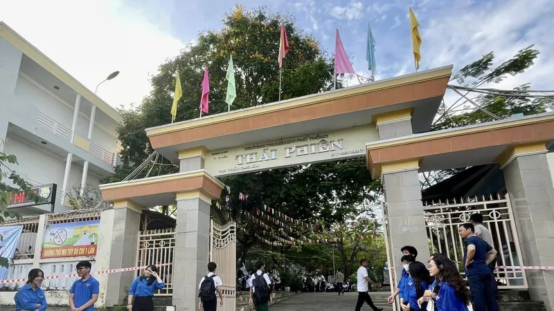 Trường THPT Thái Phiên (đường Trần Cao Vân, quận Thanh Khê, TP Đà Nẵng)