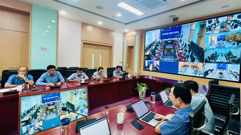 Cuộc họp triển khai công tác huy động lực lượng hỗ trợ Tổng công ty Điện lực miền Bắc (EVNNPC) khôi phục lưới điện bị hư hại bởi bão số 3 (Yagi)