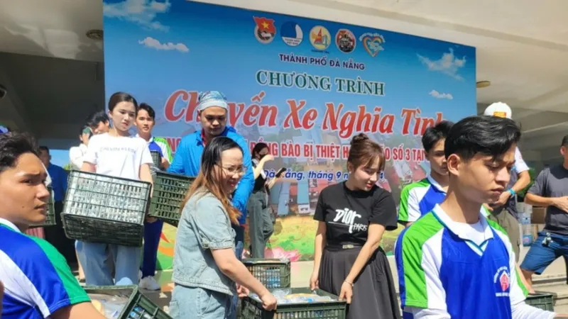 Chuyến xe nghĩa tình từ Đà Nẵng chở hơn 1 tỷ đồng hàng hóa hỗ trợ đồng bào miền Bắc
