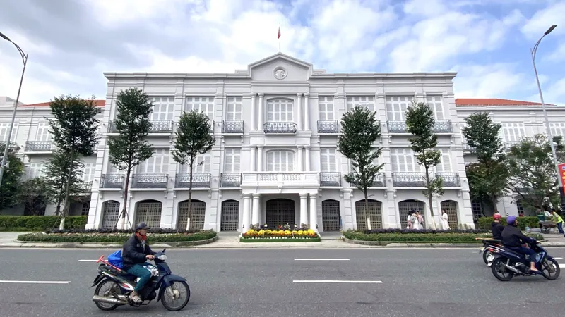 Cận cảnh Tòa Đốc Lý hay còn gọi là Tòa Thị Chính, hiện đã được cải tạo thành Bảo tàng Đà Nẵng. Ảnh: CẨM NGUYÊN