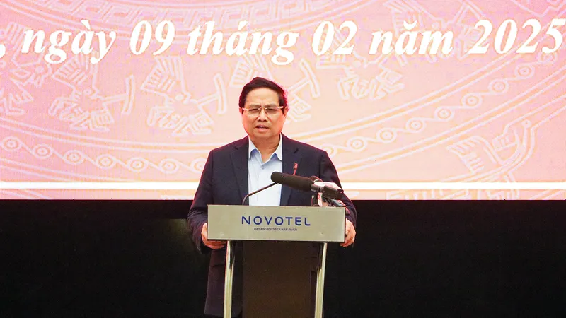 Thủ tướng Phạm Minh Chính phát biểu ý kiến kết luận cuộc làm việc với Ban Thường vụ Thành uỷ Đà Nẵng. Ảnh: XUÂN QUỲNH