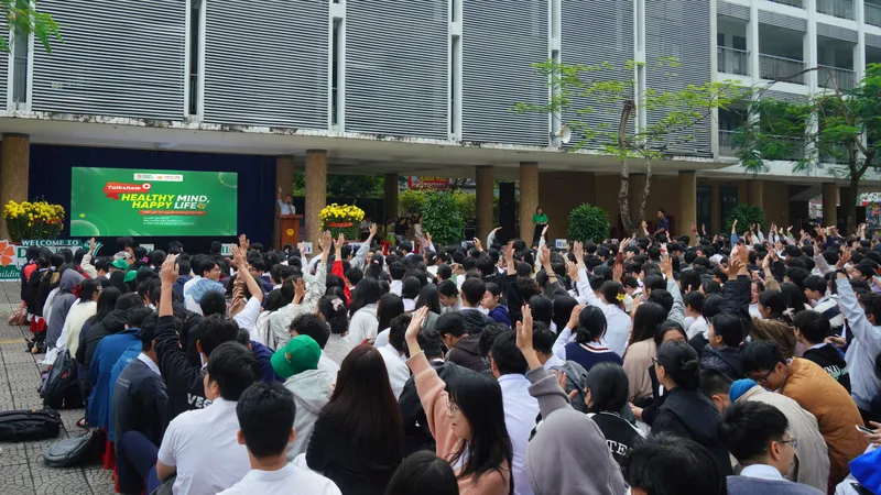 TS. Nguyễn Hoàng Khắc Hiếu chia sẻ chuyên đề cùng các bạn học sinh THPT