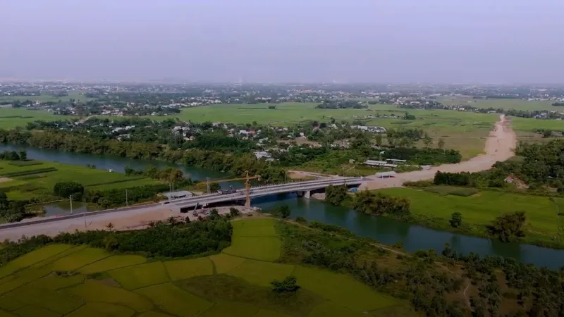 Cầu Quảng Đà. Ảnh: XUÂN QUỲNH