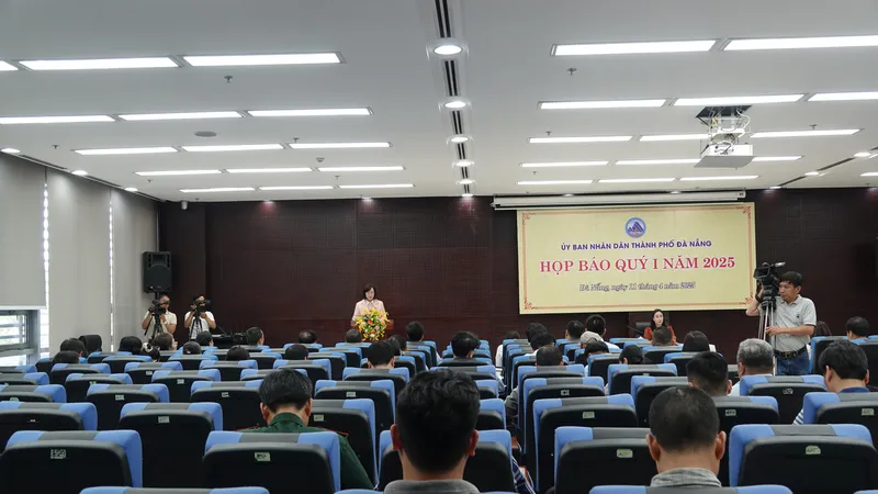Toàn cảnh họp báo. Ảnh: XUÂN QUỲNH