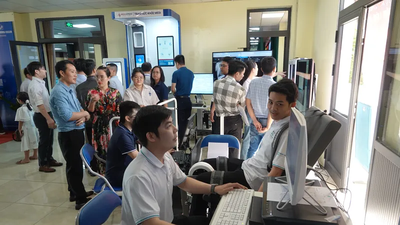 Hội thảo là diễn đàn kết nối giữa các chuyên gia, nhà cung cấp giải pháp công nghệ và các đơn vị y tế để cùng nhau thúc đẩy quá trình chuyển đổi số. Ảnh: XUÂN QUỲNH