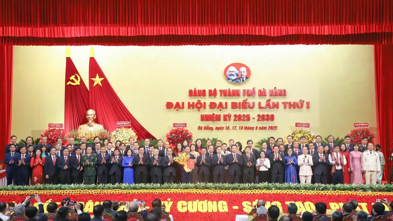 75 đồng chí thuộc Ban Chấp hành Đảng bộ TP Đà Nẵng nhiệm kỳ 2025 – 2030. Ảnh: XUÂN QUỲNH