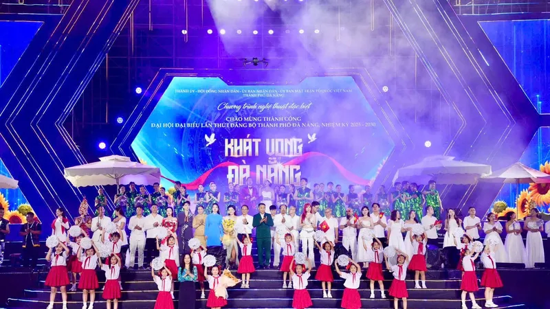 Chương trình nghệ thuật đặc biệt 'Khát vọng Đà Nẵng' chào mừng Đại hội đại biểu lần thứ I Đảng bộ TP Đà Nẵng nhiệm kỳ 2025-2030