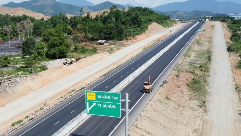 Bộ Xây dựng phối hợp với UBND TP Đà Nẵng tổ chức thông xe kỹ thuật Dự án xây dựng đường cao tốc đoạn Hòa Liên - Túy Loan vào ngày 19-8