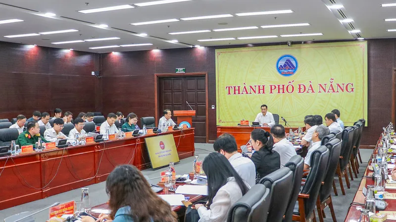 Ngày 12-11, ông Lê Ngọc Quang, Bí thư Thành ủy Đà Nẵng làm việc với Đảng ủy UBND TP Đà Nẵng về tình hình thực hiện nhiệm vụ thời gian qua, phương hướng, nhiệm vụ thời gian tới