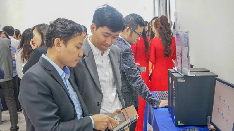 Việc đưa hệ sinh thái số dDUT vào vận hành góp phần nâng cao hiệu quả điều hành, tăng tính chuẩn hóa quy trình quản lý. Ảnh: XUÂN QUỲNH