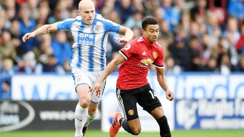 Man.United (đỏ) đã nhận thất bại đầu tiên ở mùa giải mới.Ảnh: Getty Images.