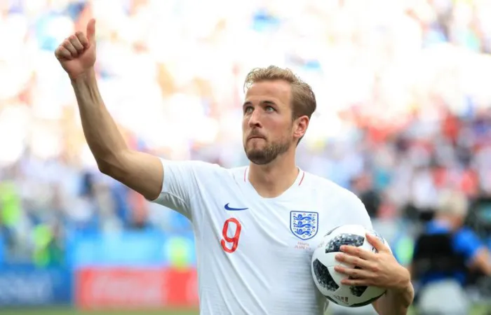 Tiền đạo Harry Kane xúc động trước lòng dũng cảm của bé Ben Williams.