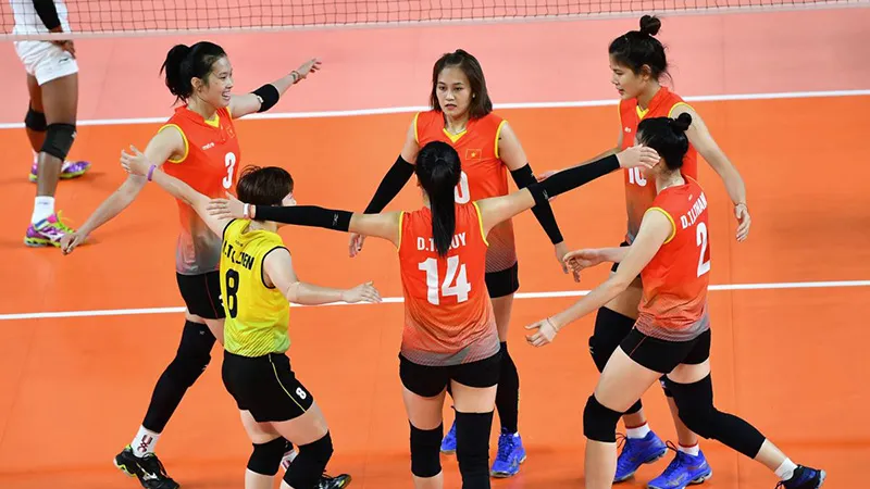 Khoảnh khắc ăn mừng chiến thắng của các cô gái bóng chuyền Việt Nam