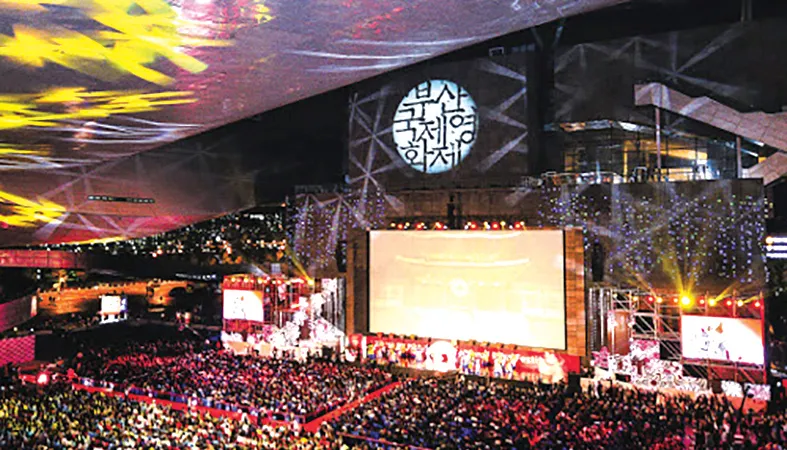Liên hoan phim quốc tế Busan 2019 thu hút đông đảo giới làm phim. Ảnh: AFP