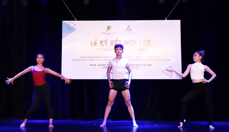 Trường Múa TPHCM hợp tác với AMPA Education