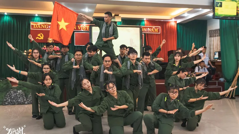 Học lịch sử qua tái hiện nhân vật lịch sử