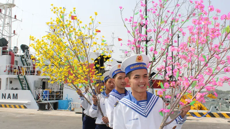 Đưa mai, đào lên tàu ra đảo