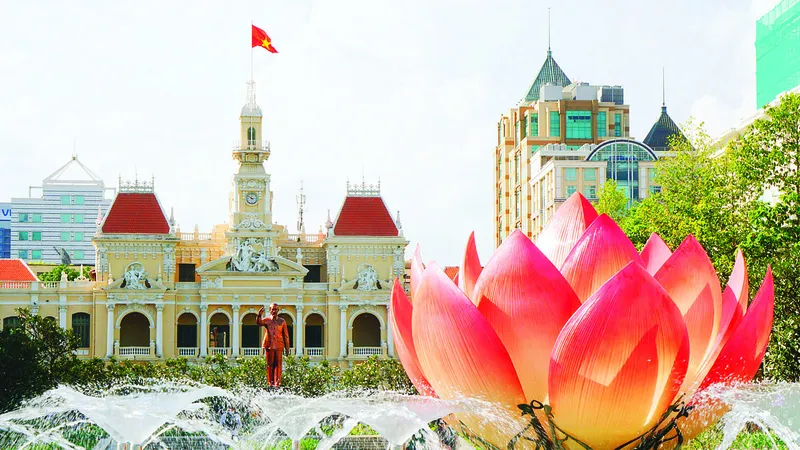 Đài phun nước nghệ thuật kết hợp âm nhạc đưa vào sử dụng ngày 31-10-2019 giúp người dân, du khách có thêm điểm đến thú vị khi vui chơi ở trung tâm TPHCM. Ảnh: HOÀNG HÙNG 