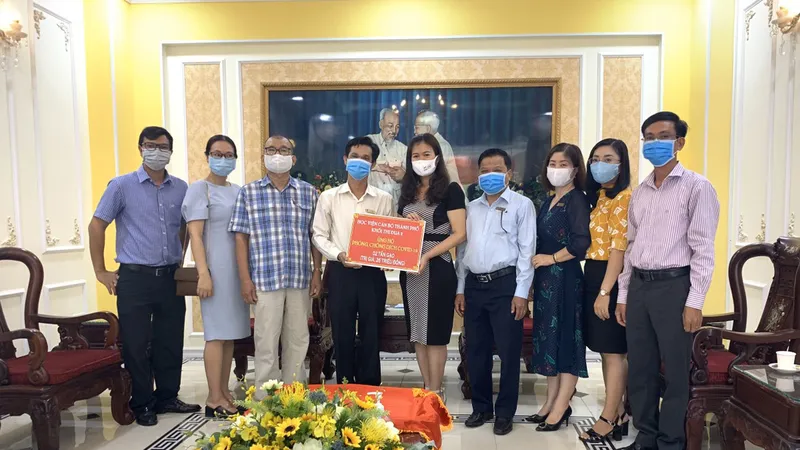Các cá nhân, tổ chức ủng hộ Quỹ phòng chống dịch Covid-19