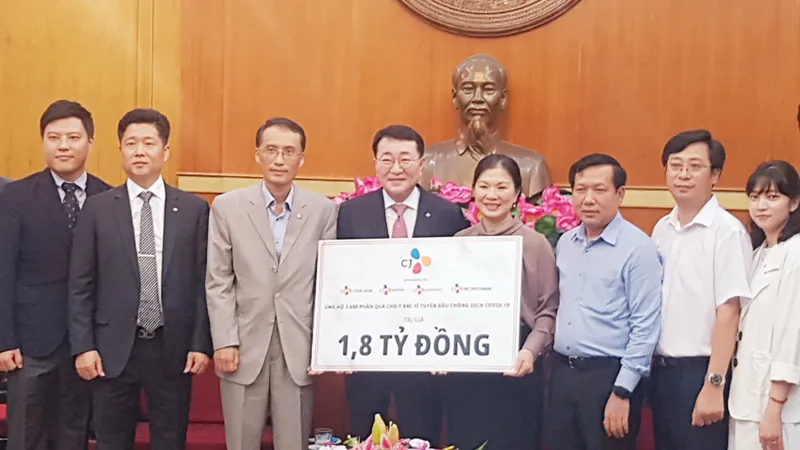 Tập đoàn CJ trao tặng 4.200 phần quà “Tri ân các y bác sĩ và nhân dân Việt Nam”