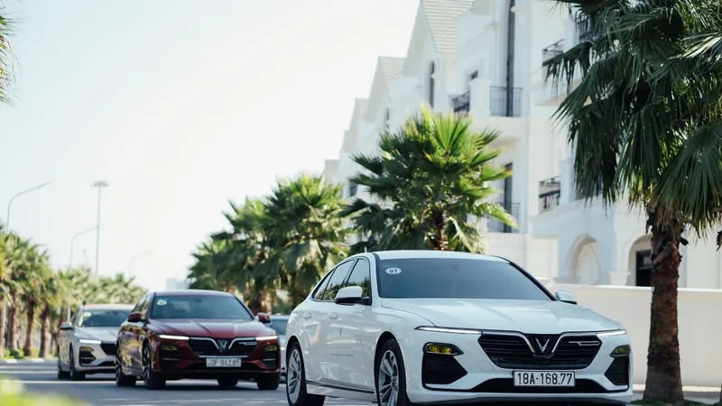 Mua xe VinFast trước ngày 15-7, tiết kiệm cả trăm triệu đồng
