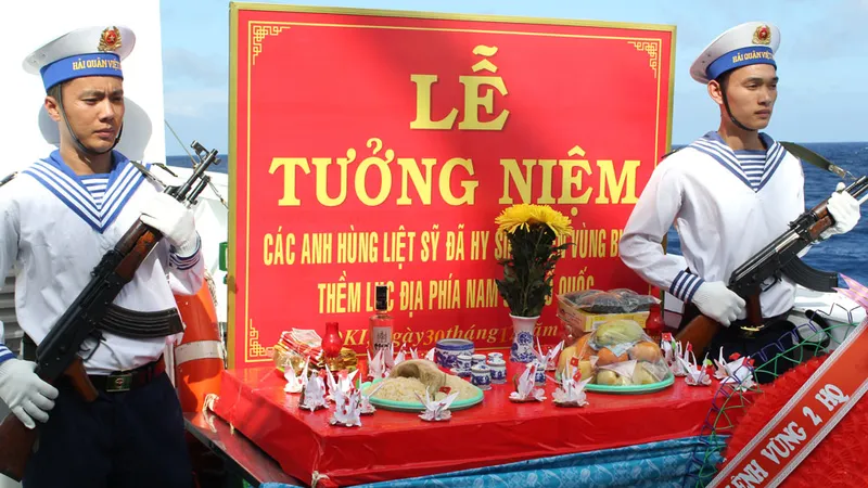 Tri ân các Anh hùng liệt sĩ