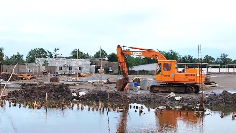 Công trình kè cấp bách xã Tân Thuận thi công chậm chạp