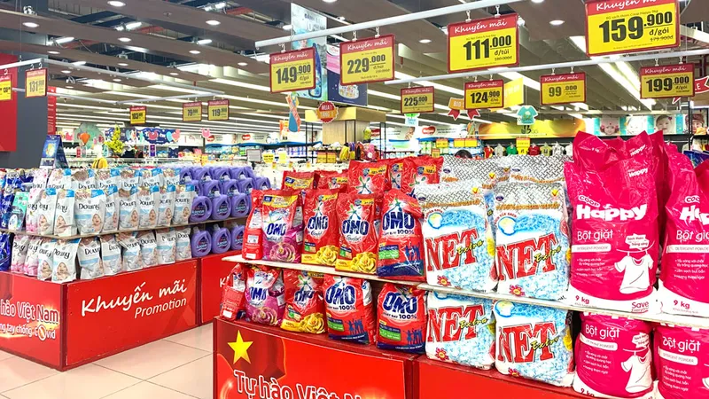 Nhiều sản phẩm giảm giá khủng thông qua hình thức thương mại điện tử
